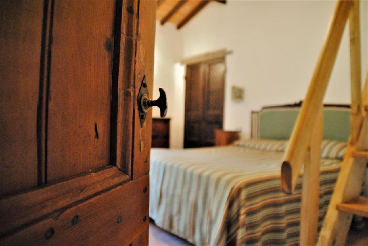 B&B Ponte La Pietra Gubbio Exterior photo